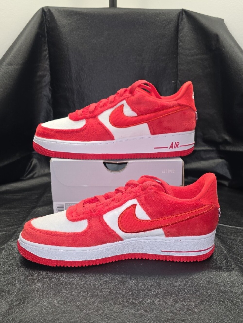 NIB Nike Kids Valentine's Low-Top Air Force 1 Youth Sz. 7 - Picture 4 of 8